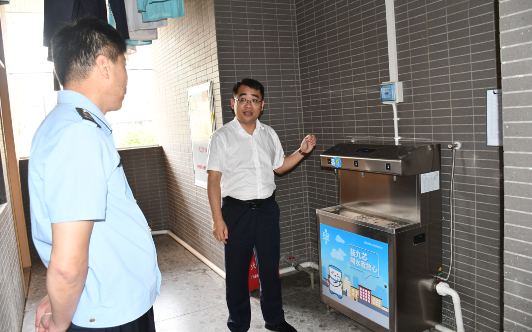 中山纪念中学火炬二中迎接中山市市场监督管理局调研指导(图2)