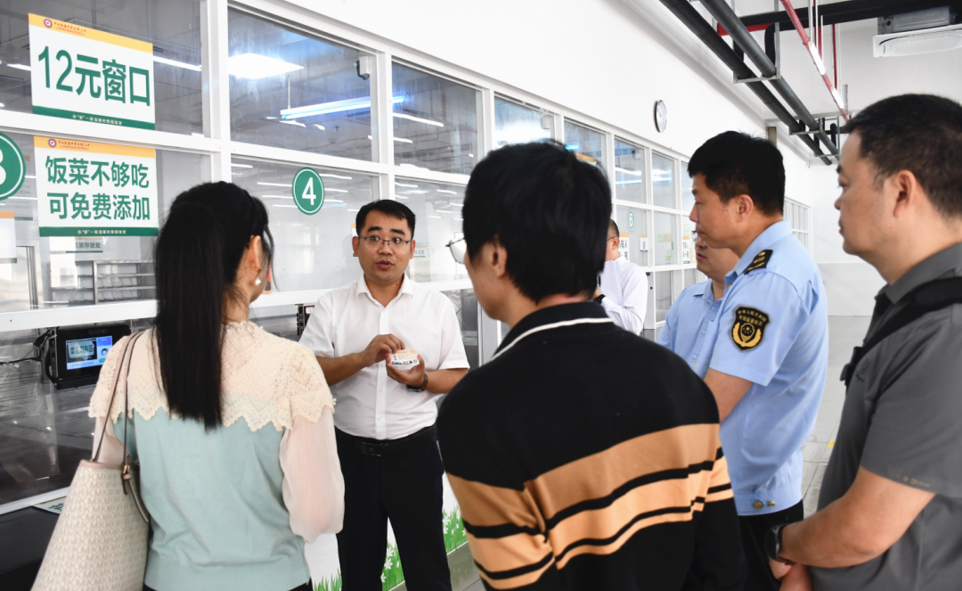 中山纪念中学火炬二中迎接中山市市场监督管理局调研指导(图3)