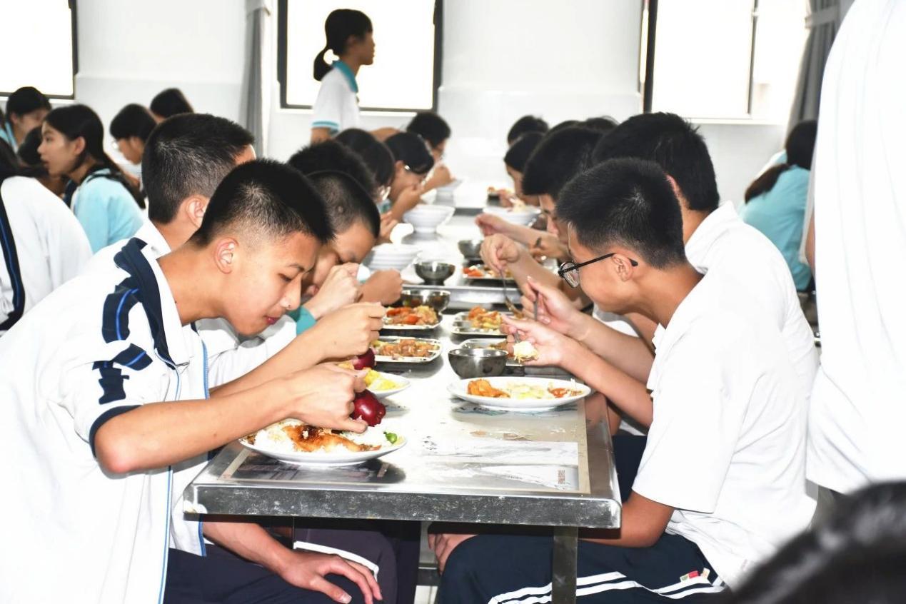 中山纪念中学火炬二中迎接中山市市场监督管理局调研指导(图5)
