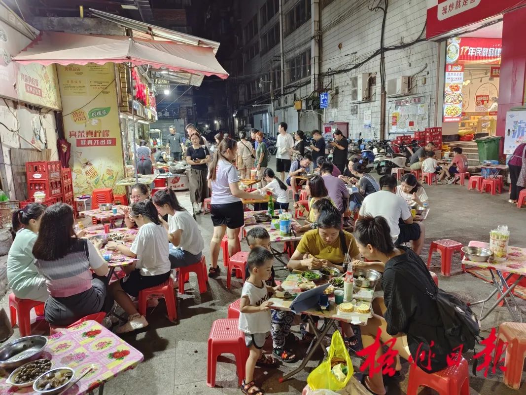 梧州暑期火速“出圈”本地美食店引外地博主争相打卡! 梧州暑期火速“出圈”本地美食店引外地博主争相打卡!