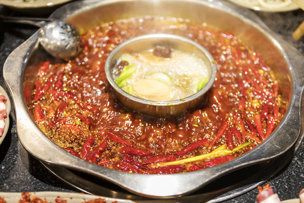 “美食天堂”新加坡中国餐馆“独占鳌头”
